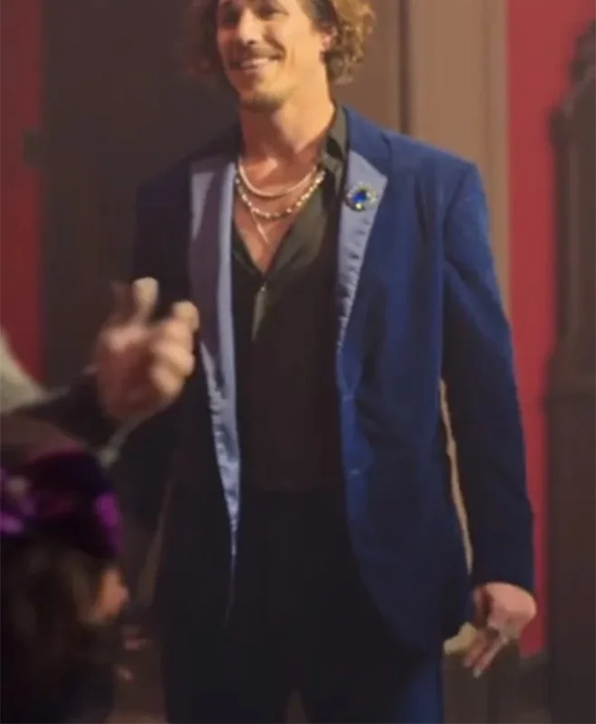 A Vampire in the Family Romulo Arantes Neto Blue Coat
