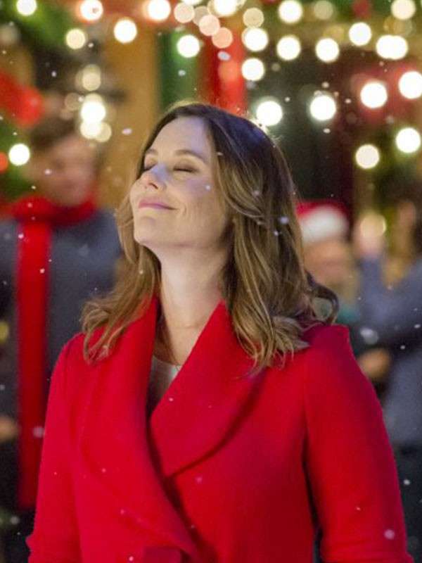 Ashley Williams Christmas in Evergreen Coat - Image 3