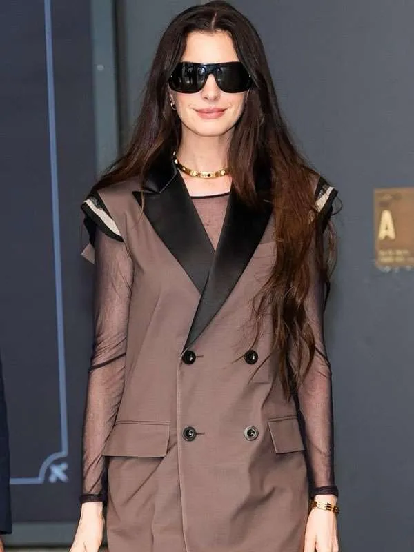 Anne Hathaway The Devil Wears Prada 2 Sleeveless Coat - Image 3