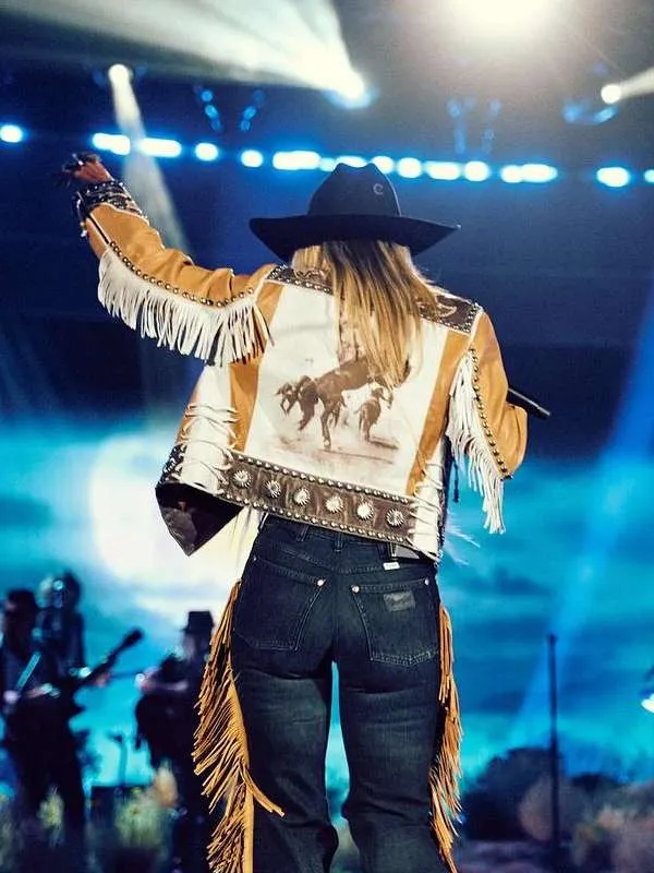 Lainey Wilson People’s Choice Awards Brown Leather Jacket - Image 4