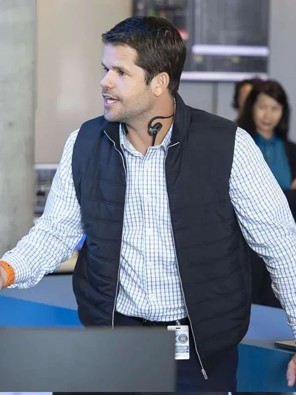 Max Carver 9-1-1 S09 Black Vest