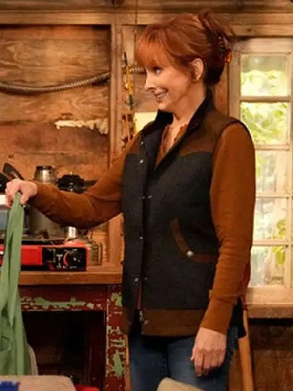 Happy’s Place S02 Reba McEntire Vest