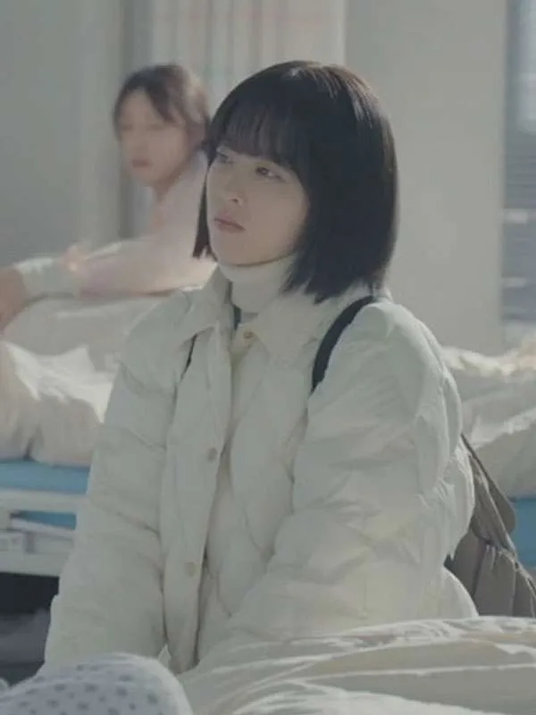 Park Bo-young Our Unwritten Seoul White Puffer Jacket - Image 4