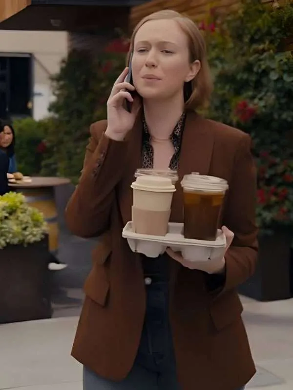 Ava Daniels Hacks S03 Brown Blazer - Image 3